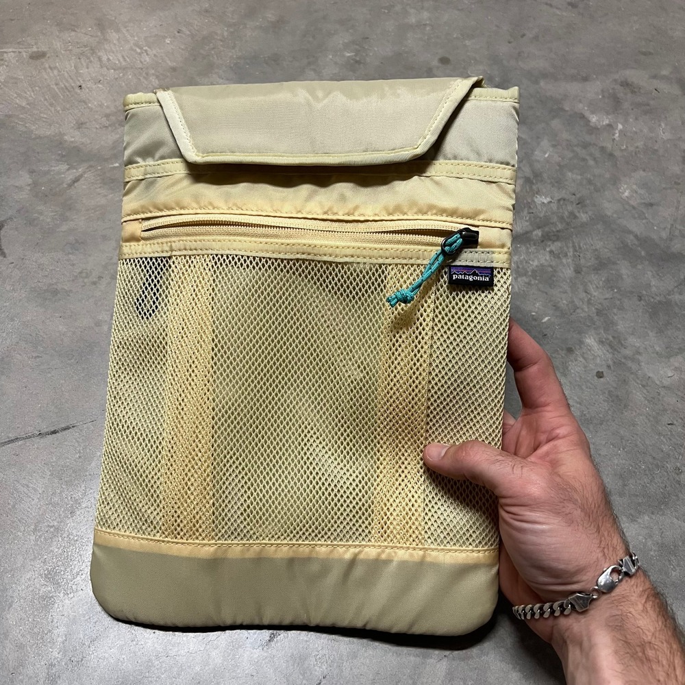 Patagonia Padded Tablet Sleeve Case Tan Yellow Mesh Zipper Pocket Accessory